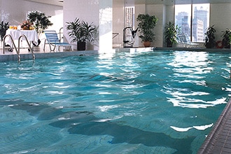 piscine hotel quartier latin montreal