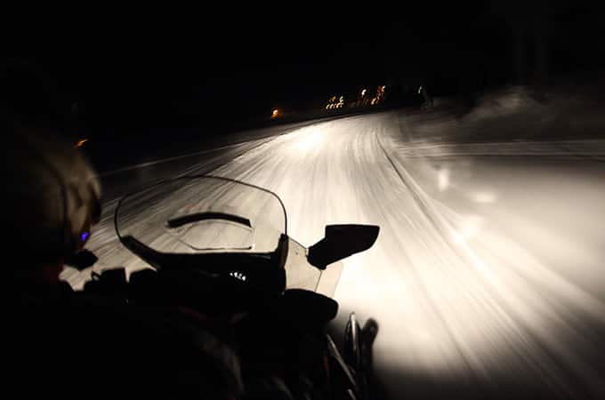 motoneige nocturne au Québec