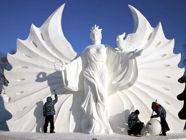 équipe sculpteur sur neige